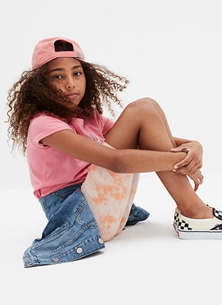 Gap shop factory girl