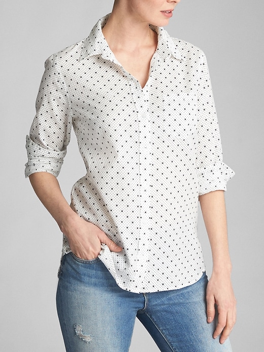 View large product image 1 of 1. Fitted boyfriend shirt
