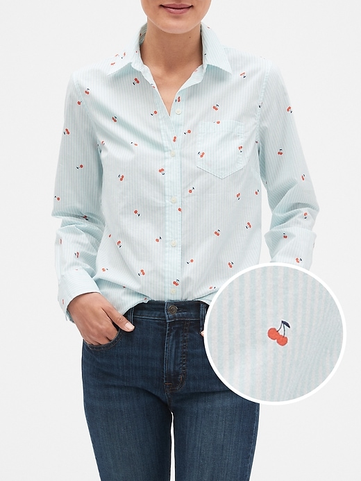 View large product image 1 of 1. Print Fitted Boyfriend Shirt