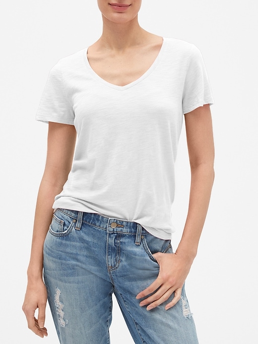 View large product image 1 of 1. Easy V-Neck T-Shirt in Slub
