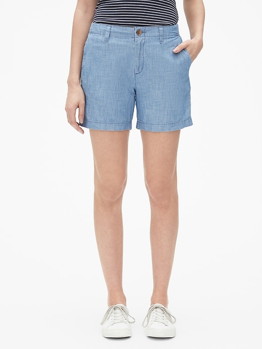 Image number 1 showing, Mid Rise 5" City Shorts in Chambray