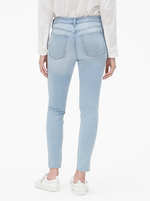 Image number 2 showing, Mid Rise 9" Legging Skimmer Jeans with Raw Hem