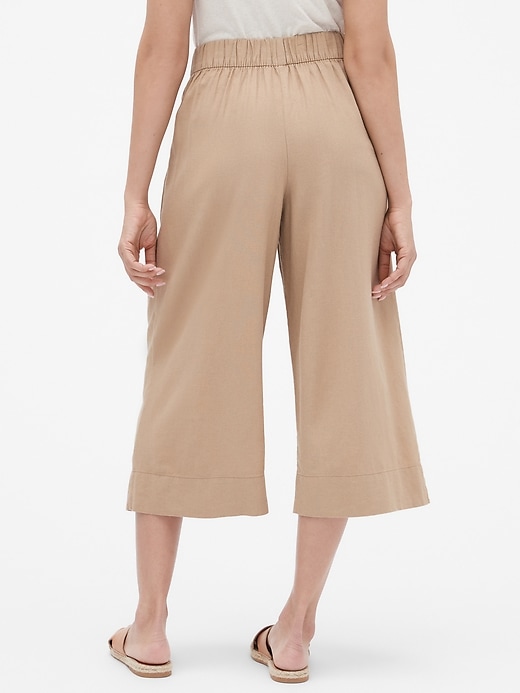 Image number 2 showing, Pleated Wide-Leg Crop Pants in Linen-Rayon