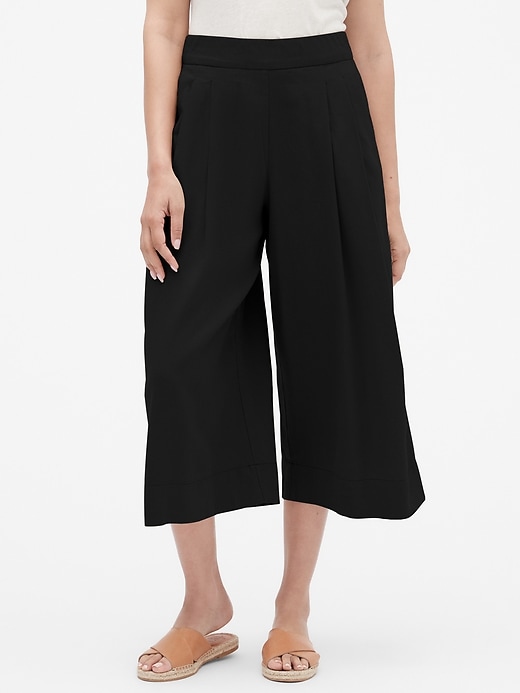 Image number 4 showing, Pleated Wide-Leg Crop Pants in Linen-Rayon