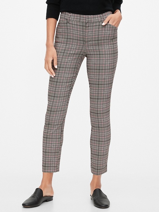 black joggers with yellow side stripe