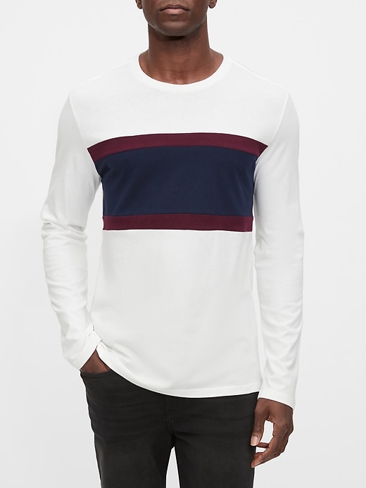 GAP : Long Sleeve Crewneck T-Shirt $5.38