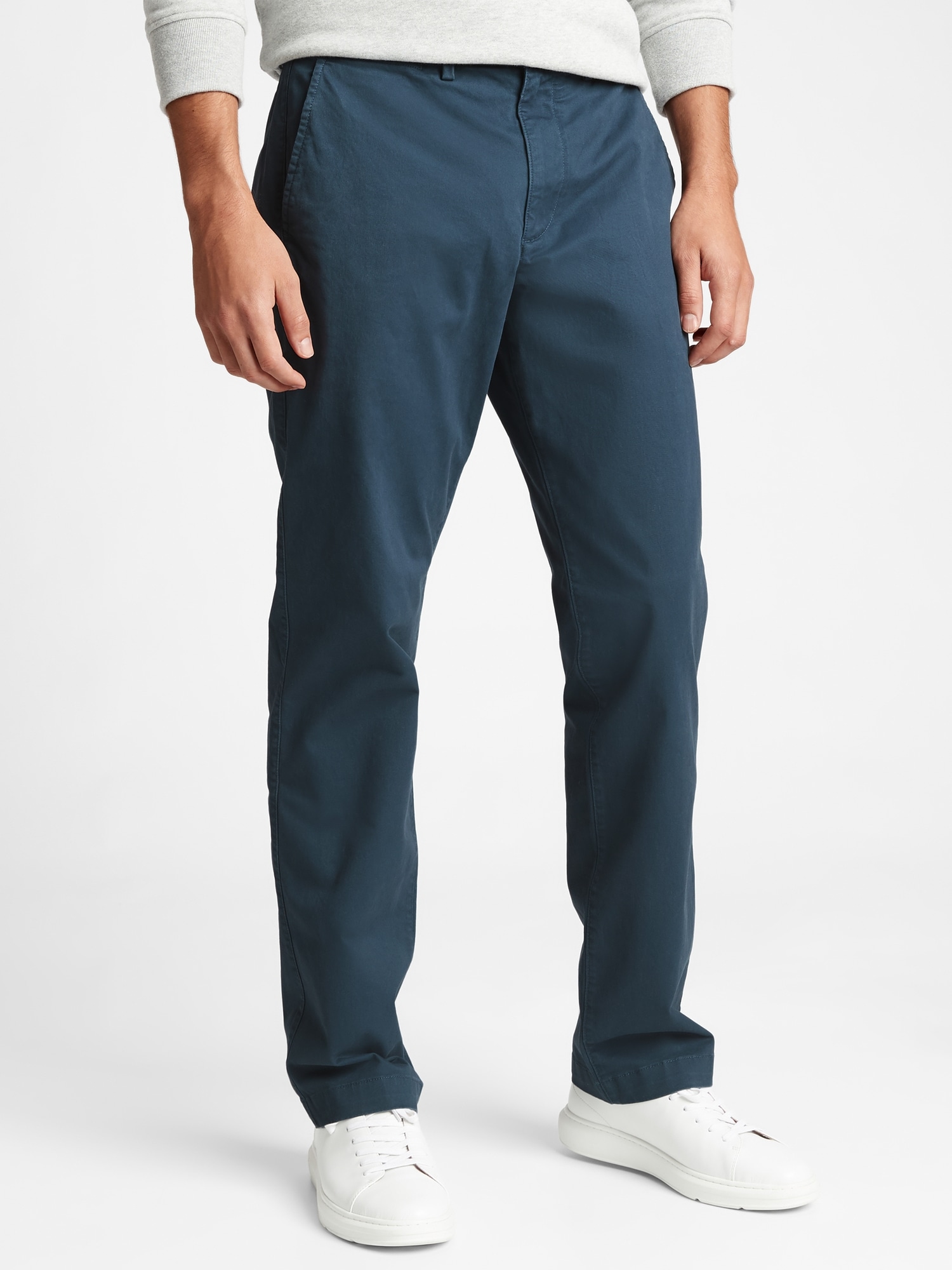 GapFlex Essential Khakis in Straight Fit with Washwell™ | Gap Factory