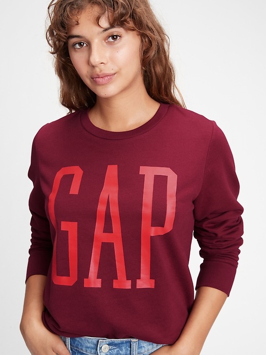 gap crewneck