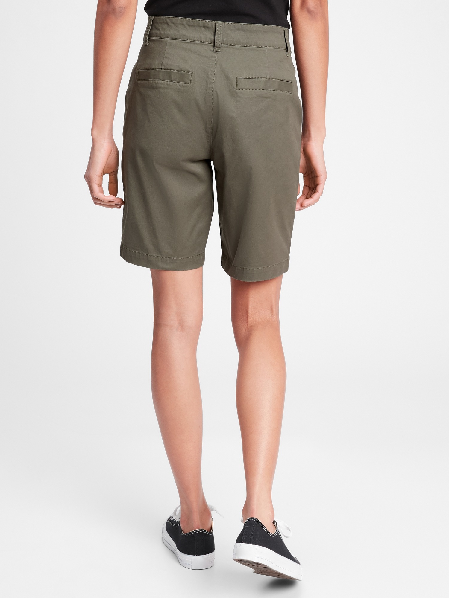 9'' Mid Rise Khaki Shorts with Washwell™ | Gap Factory