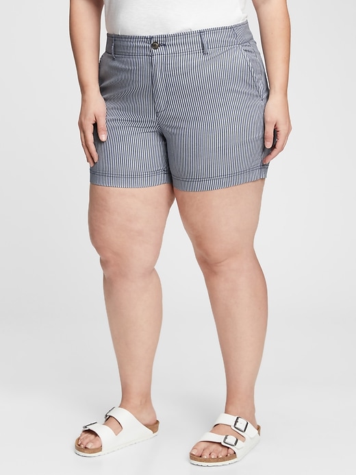 Image number 3 showing, 5'' Khaki Shorts with Washwell&#153