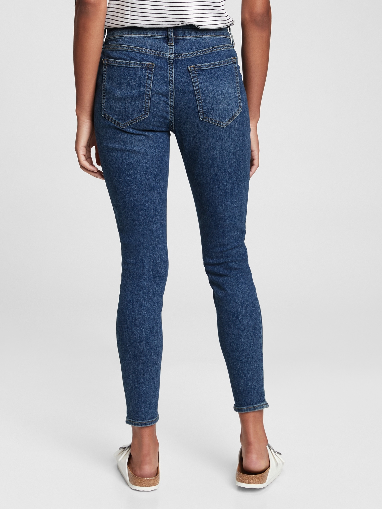 Mid Rise Favorite Ankle Jegging With Washwell | Gap Factory