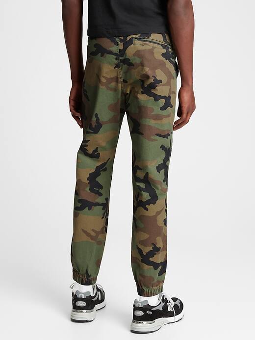 mens essential joggers