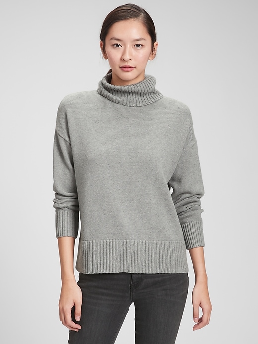 Oversized Cropped Turtleneck Sweater