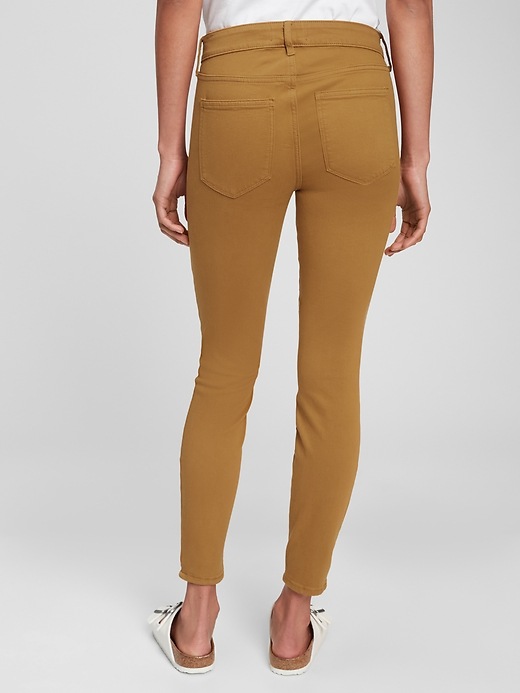 Image number 2 showing, Mid Rise Universal Legging Jeans with Washwell&#153