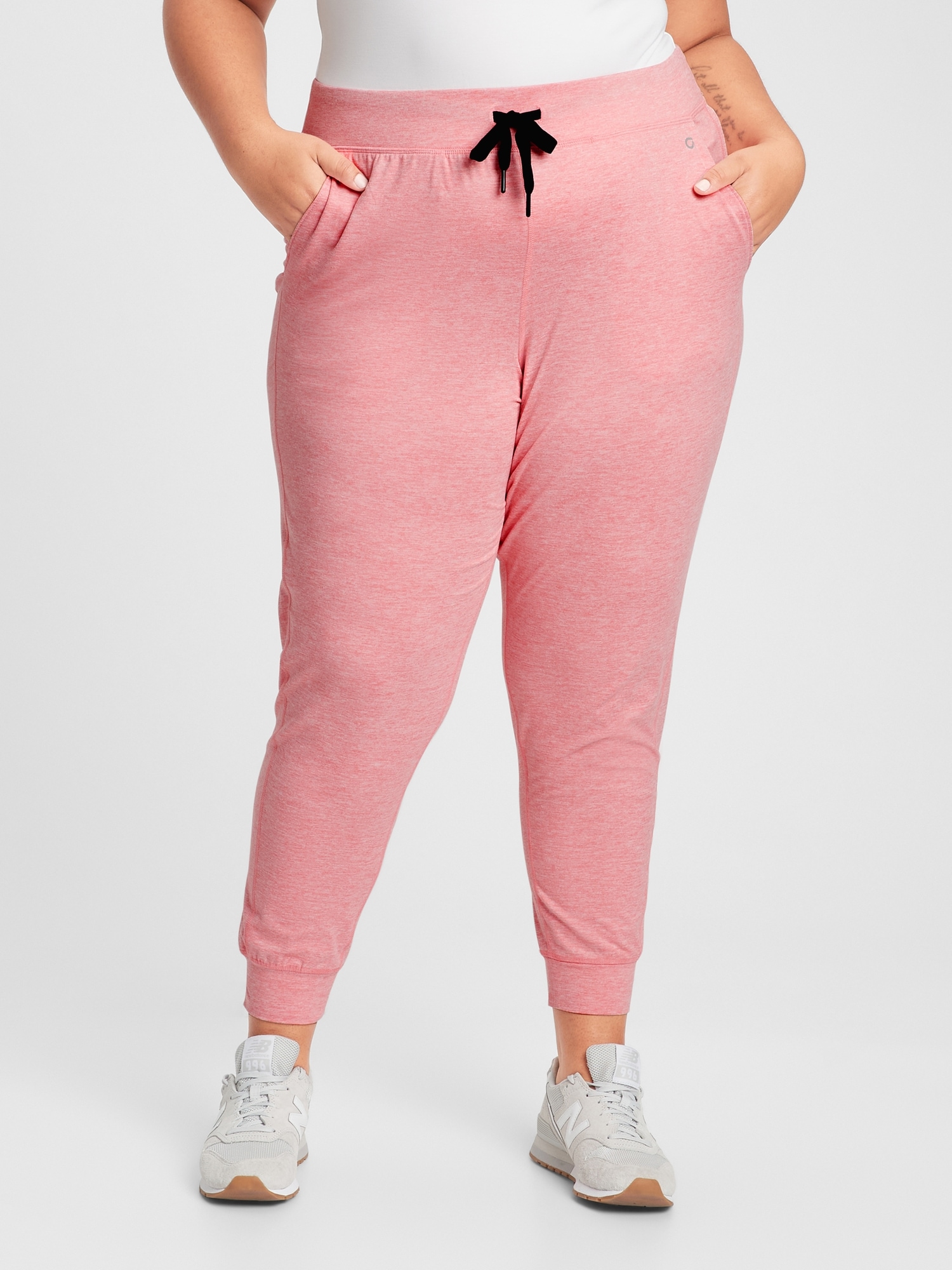 gapfit joggers in brushed tech jersey