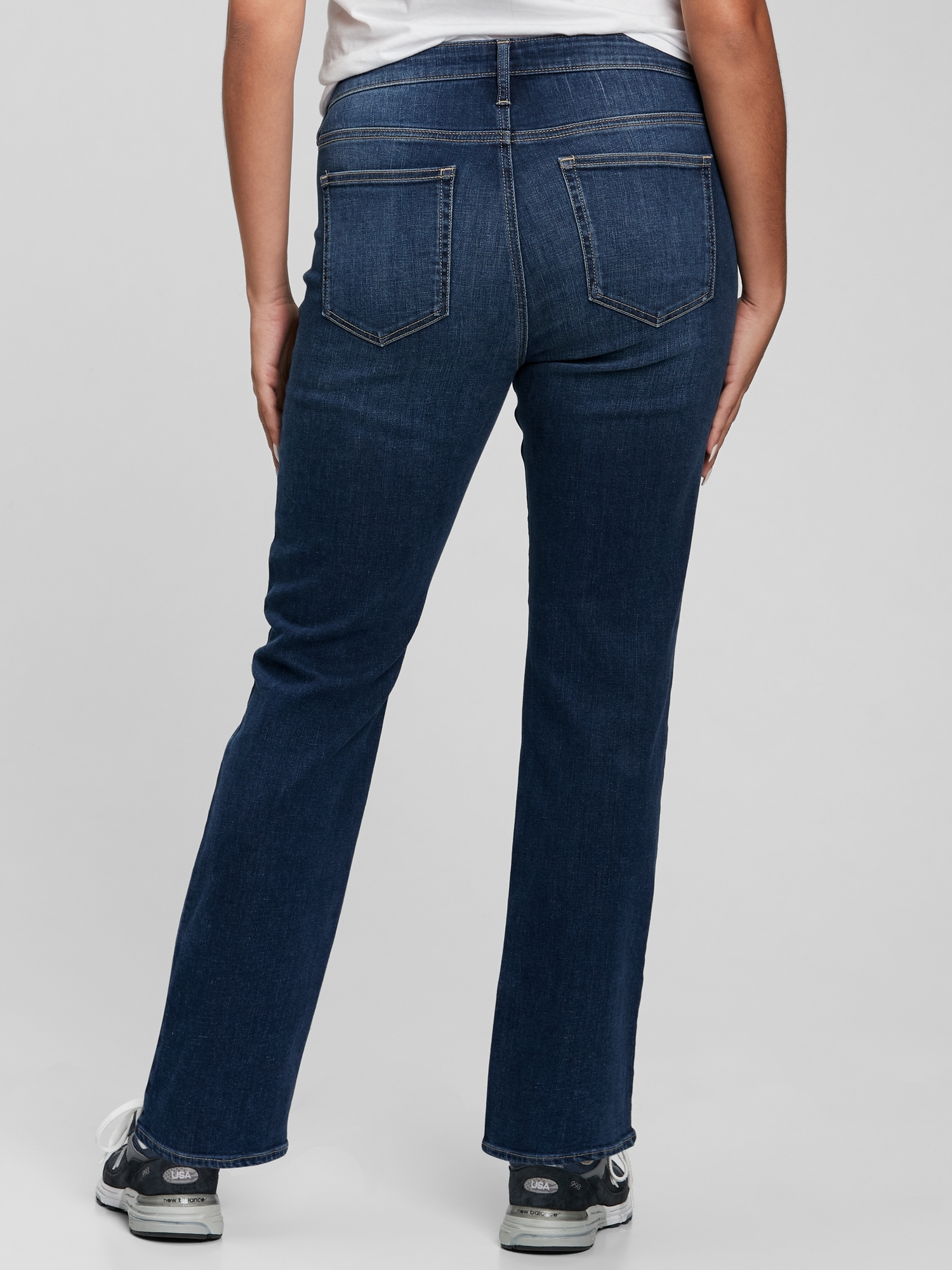Mid Rise Classic Straight Leg Jeans 