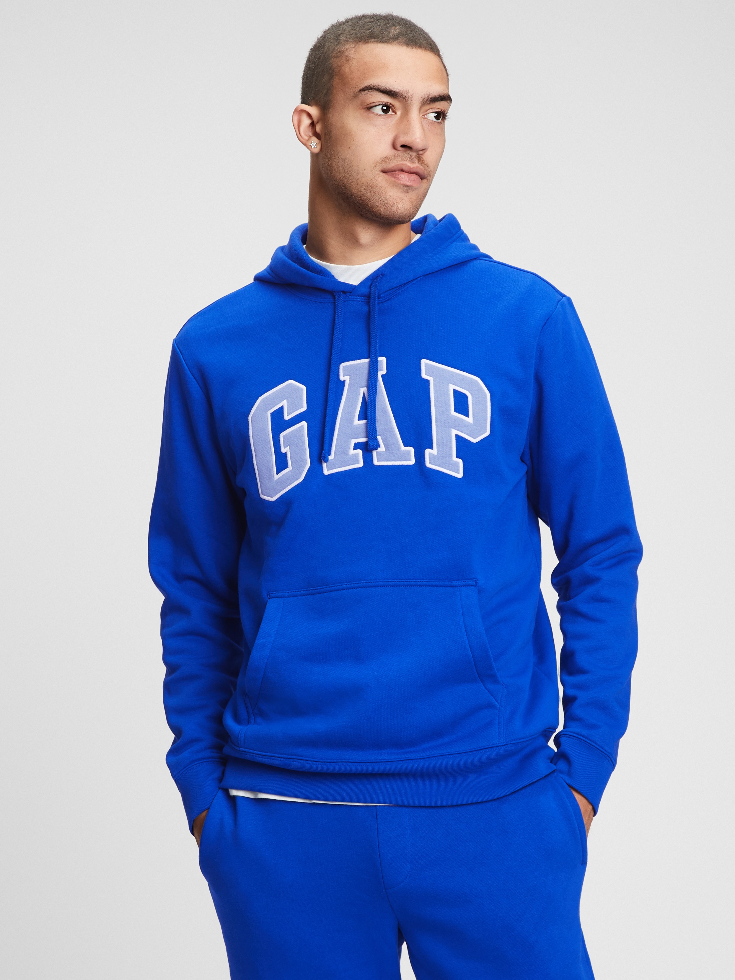 blue gap sweatshirt