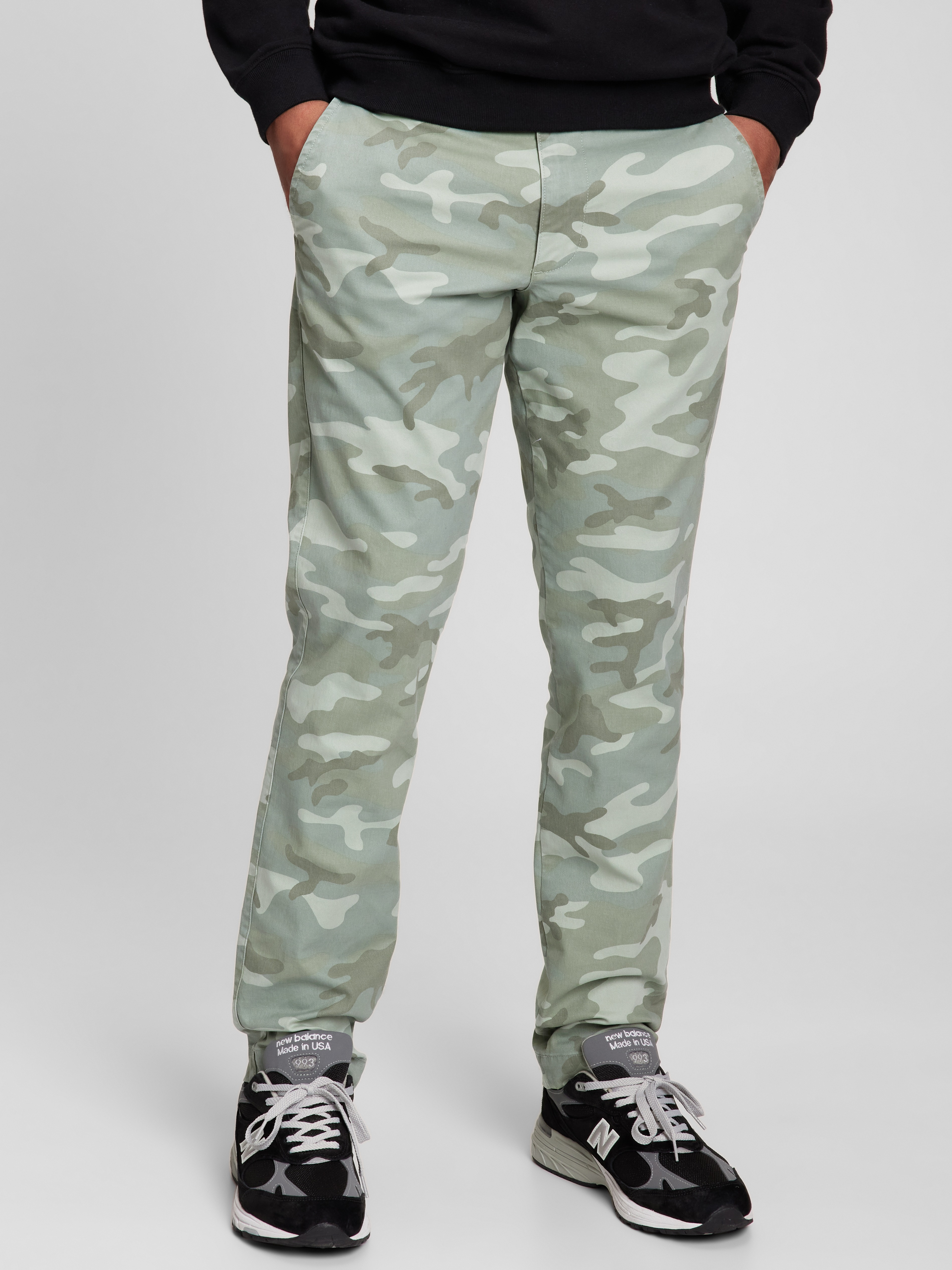GapFlex Essential Khakis in Slim Fit 