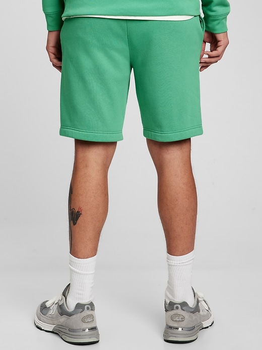 Image number 5 showing, 9" Gap Logo Shorts in Fleece