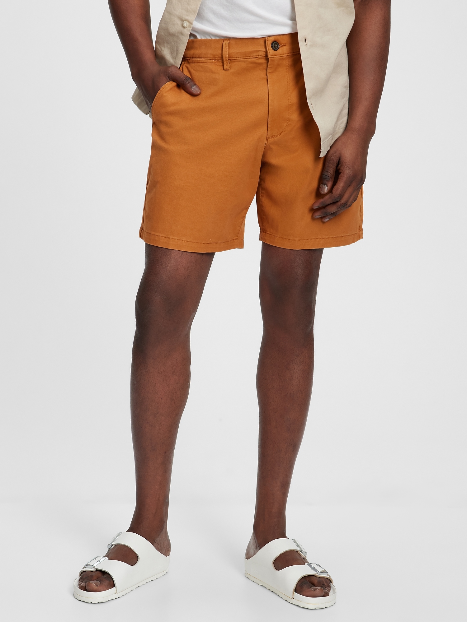 7" Essential Khaki Shorts