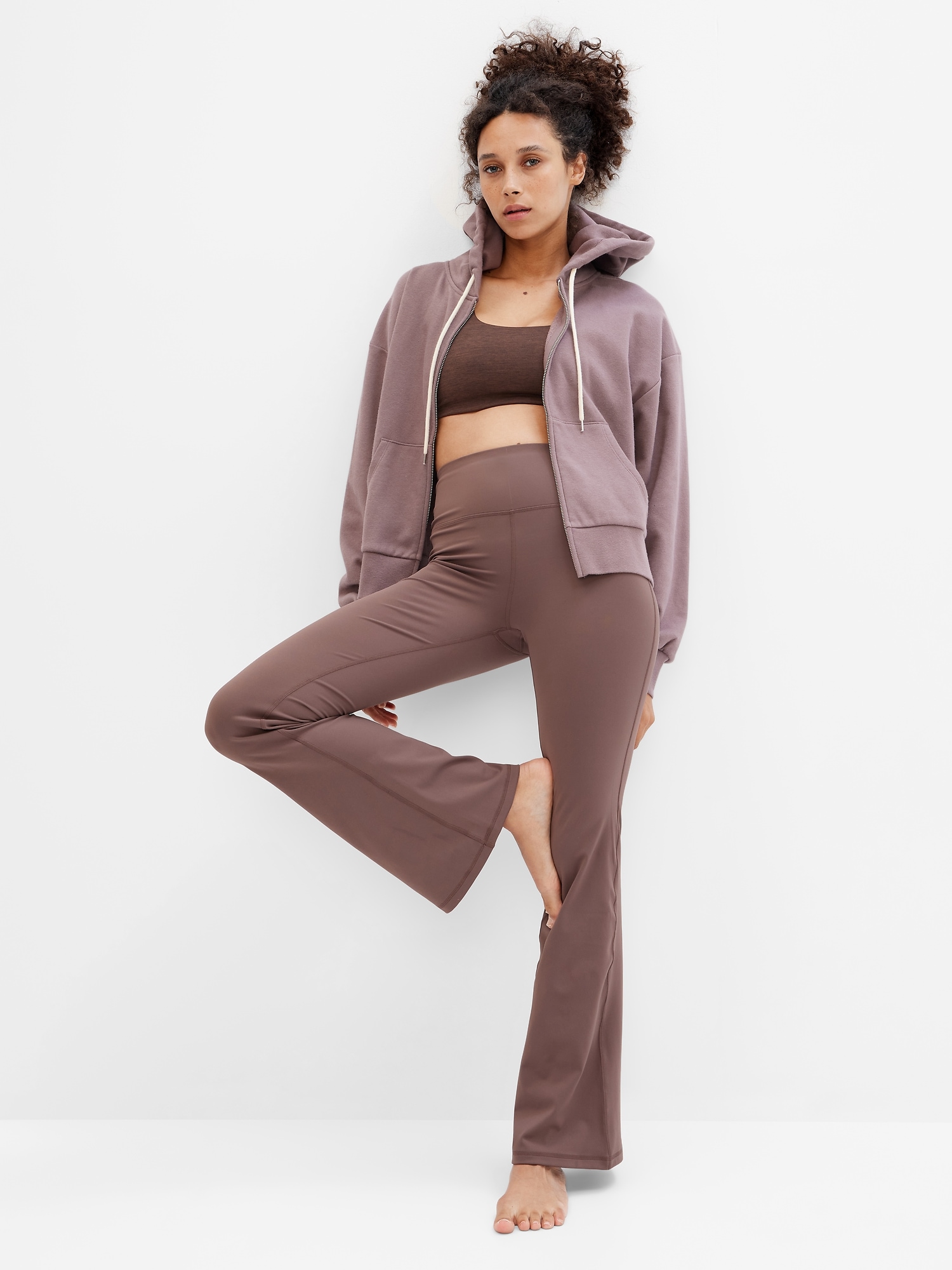 GapFit Sky High Studio Ribbed Flare Leggings