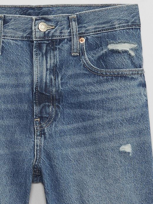 Image number 4 showing, 9" High Rise Distressed '90s Loose Shorts with Washwell