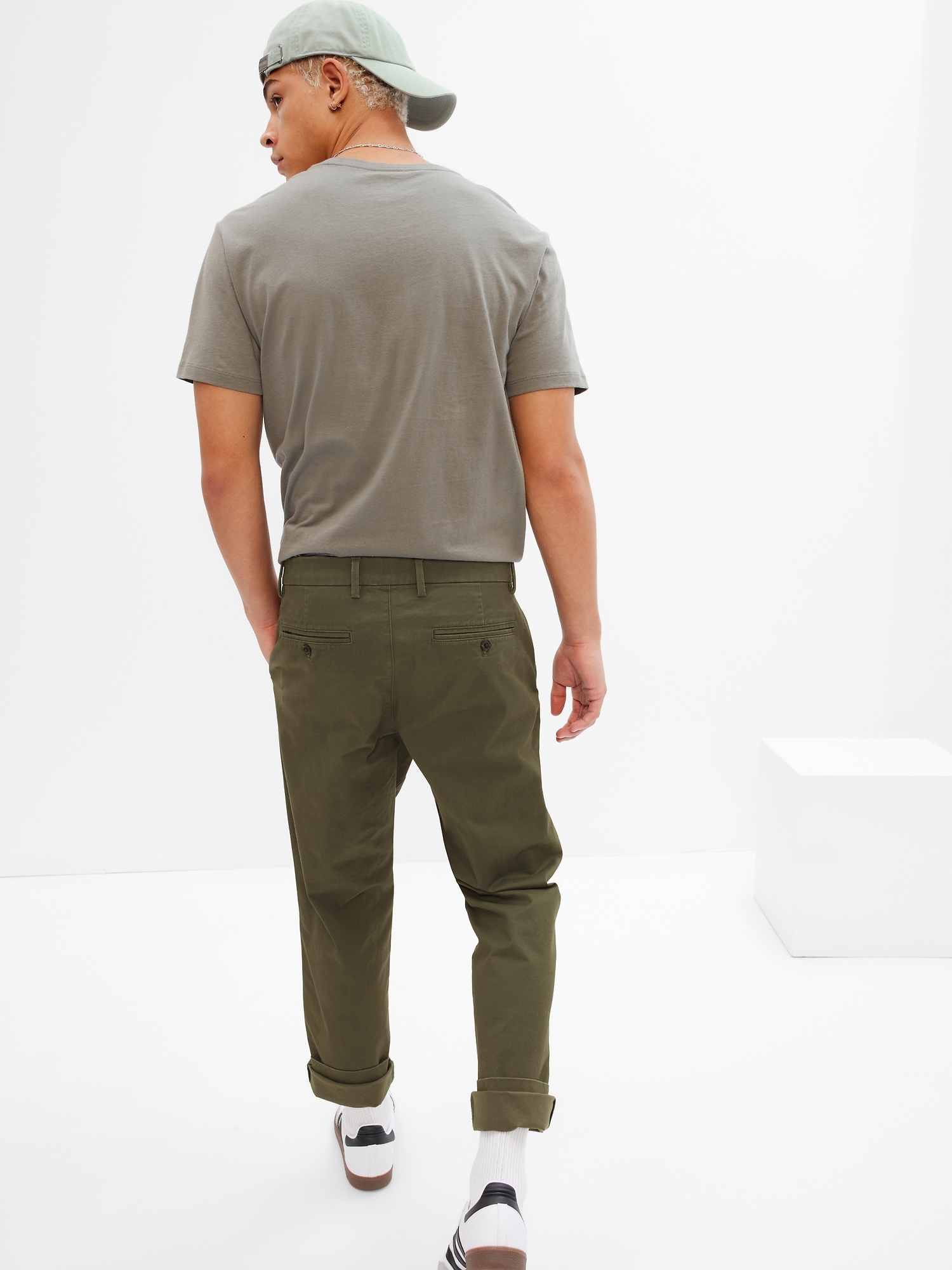 GAP Men's Essential Straight Fit Khaki Chino Pants At Amazon Men’s