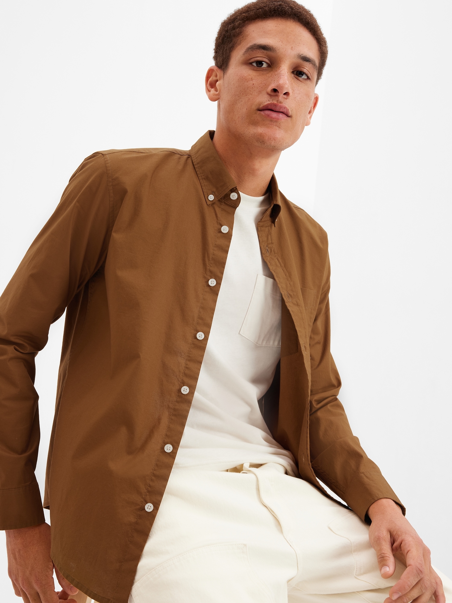 stretch poplin shirt in untucked fit