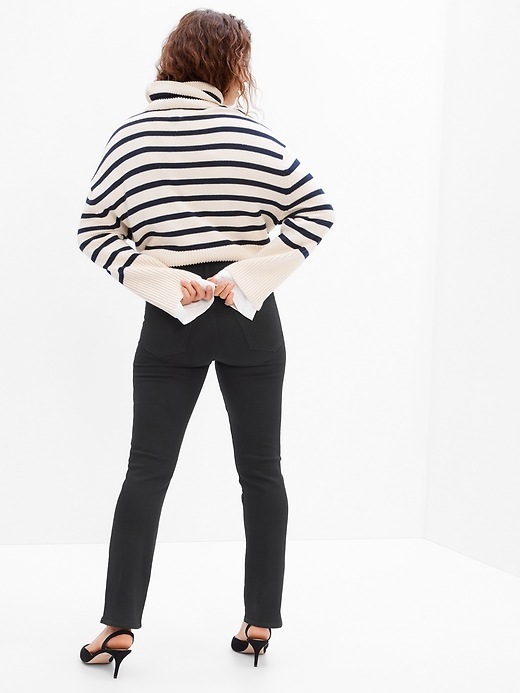 Image number 2 showing, Mid Rise Classic Straight Jeans with Washwell