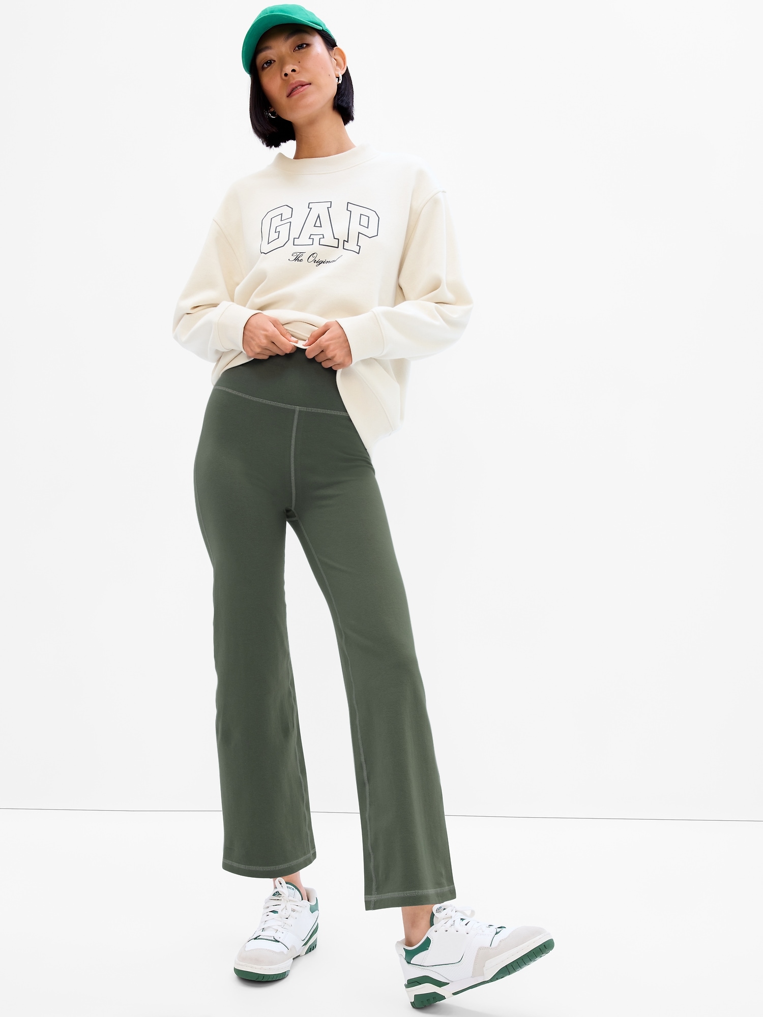 Mid Rise GapFit Flare Leggings