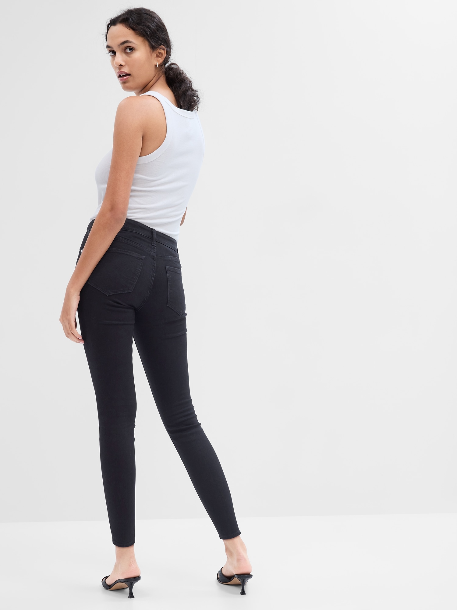 Mid Rise Universal Legging Jeans