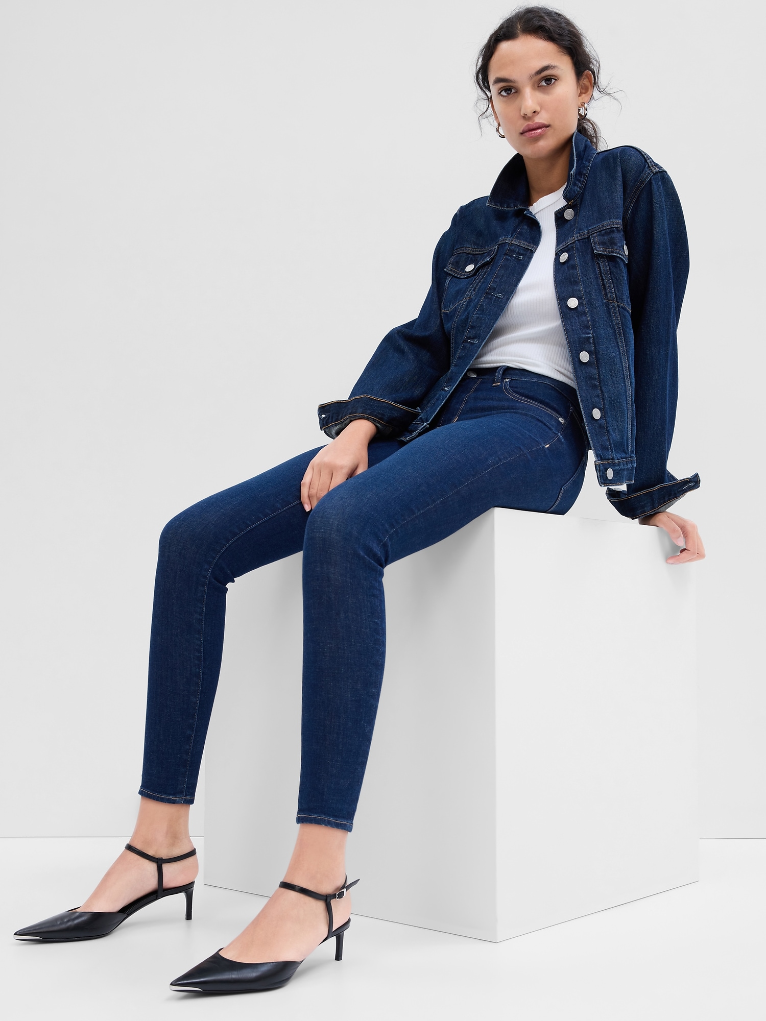 Mid Rise Universal Legging Jeans