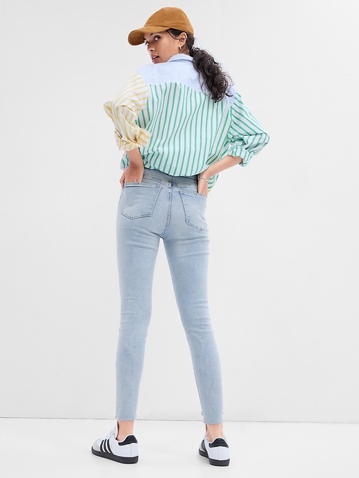 Image number 2 showing, Sky High Destructed Jeans with Washwell