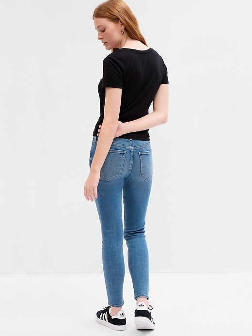 Image number 8 showing, Mid Rise Universal Legging Jeans With Washwell