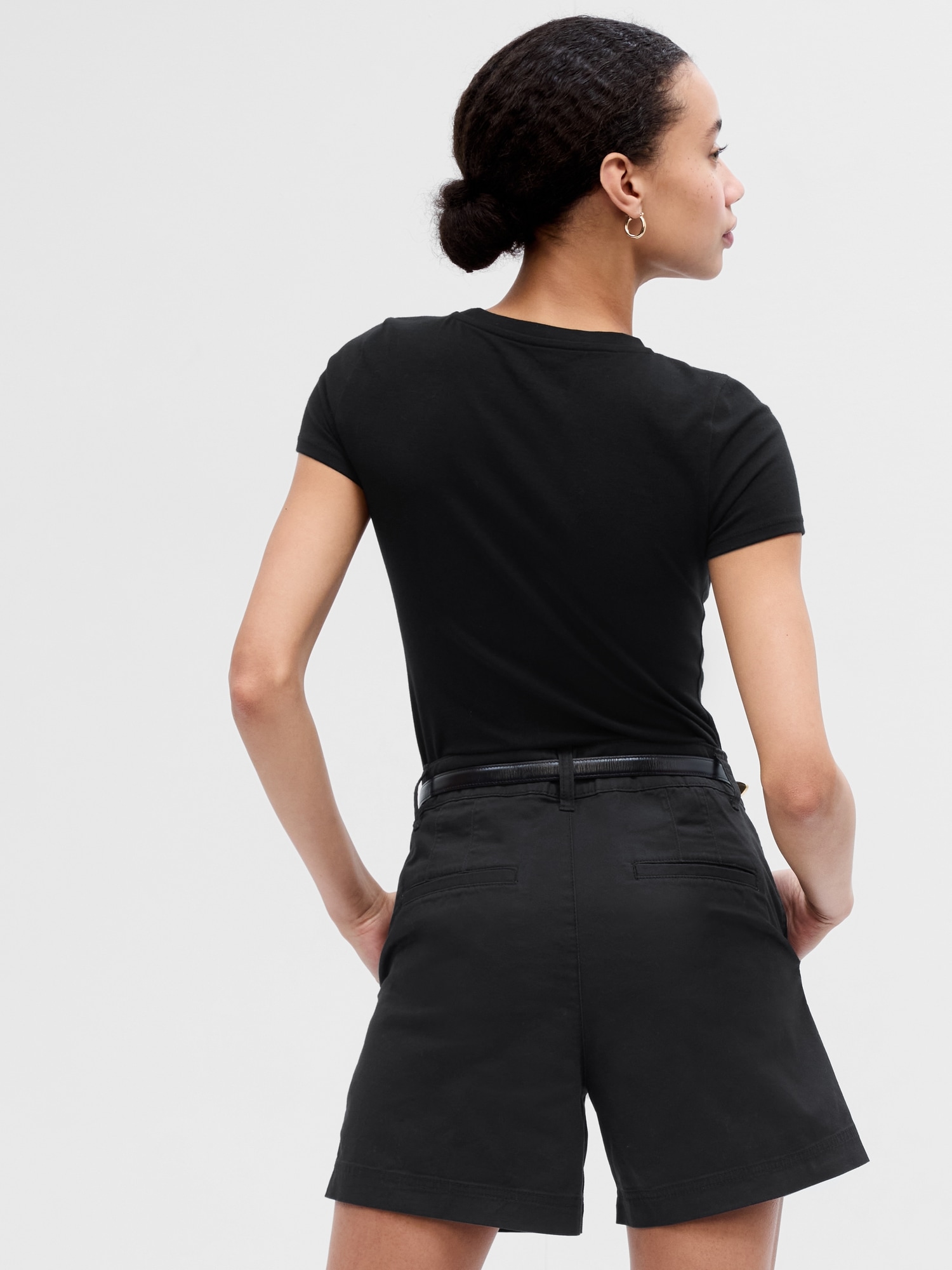 5" Mid Rise Girlfriend Khaki Shorts with Washwell Gap Factory