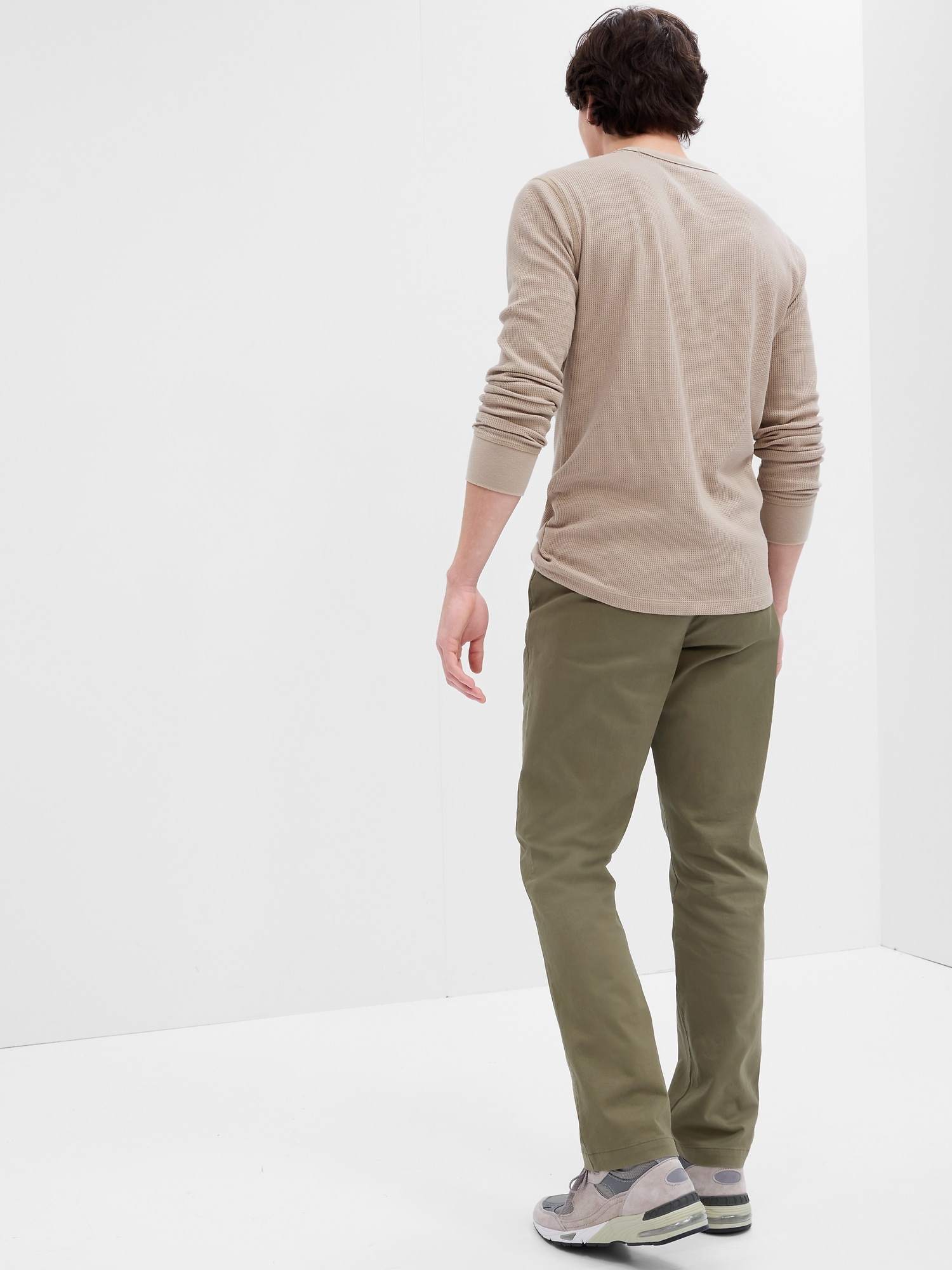 GapFlex Essential Khakis in Straight Fit with Washwell | Gap Factory