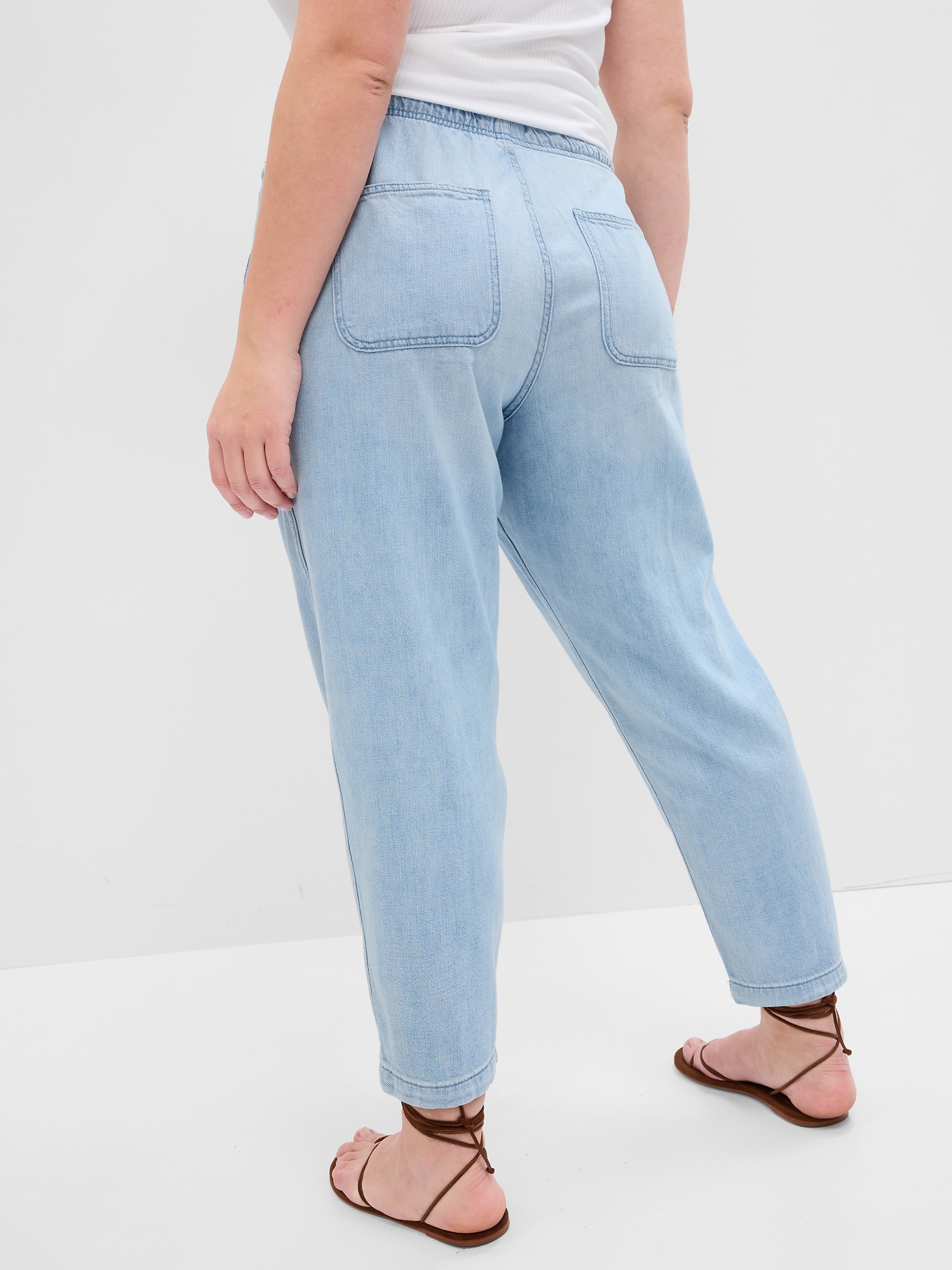 Mid Rise Easy Jeans with Washwell | Gap Factory