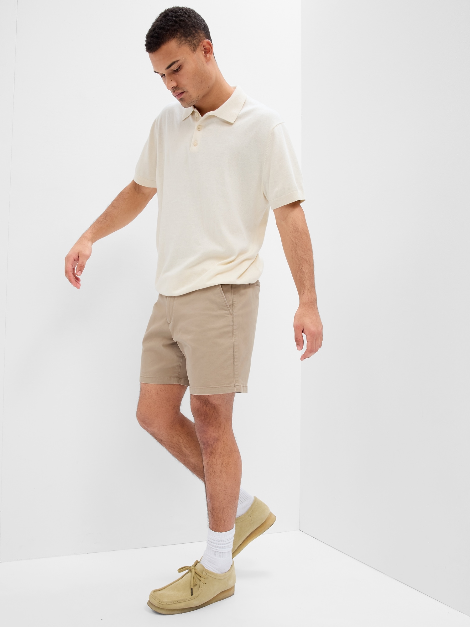 7 Essential Khaki Shorts