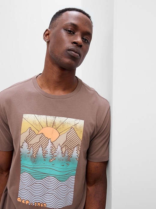 Image number 1 showing, Gap Graphic T-Shirt