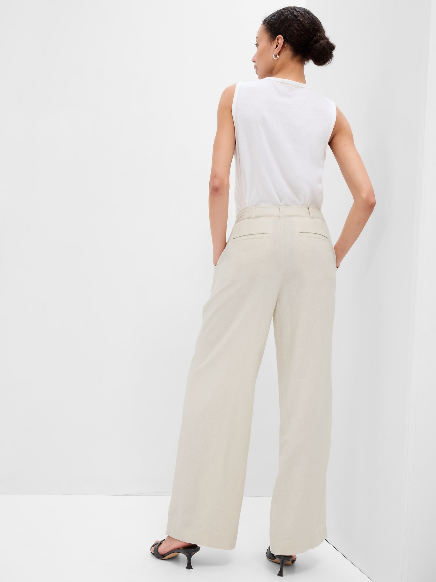 High Rise Wide-Leg Pleated Trousers with Washwell