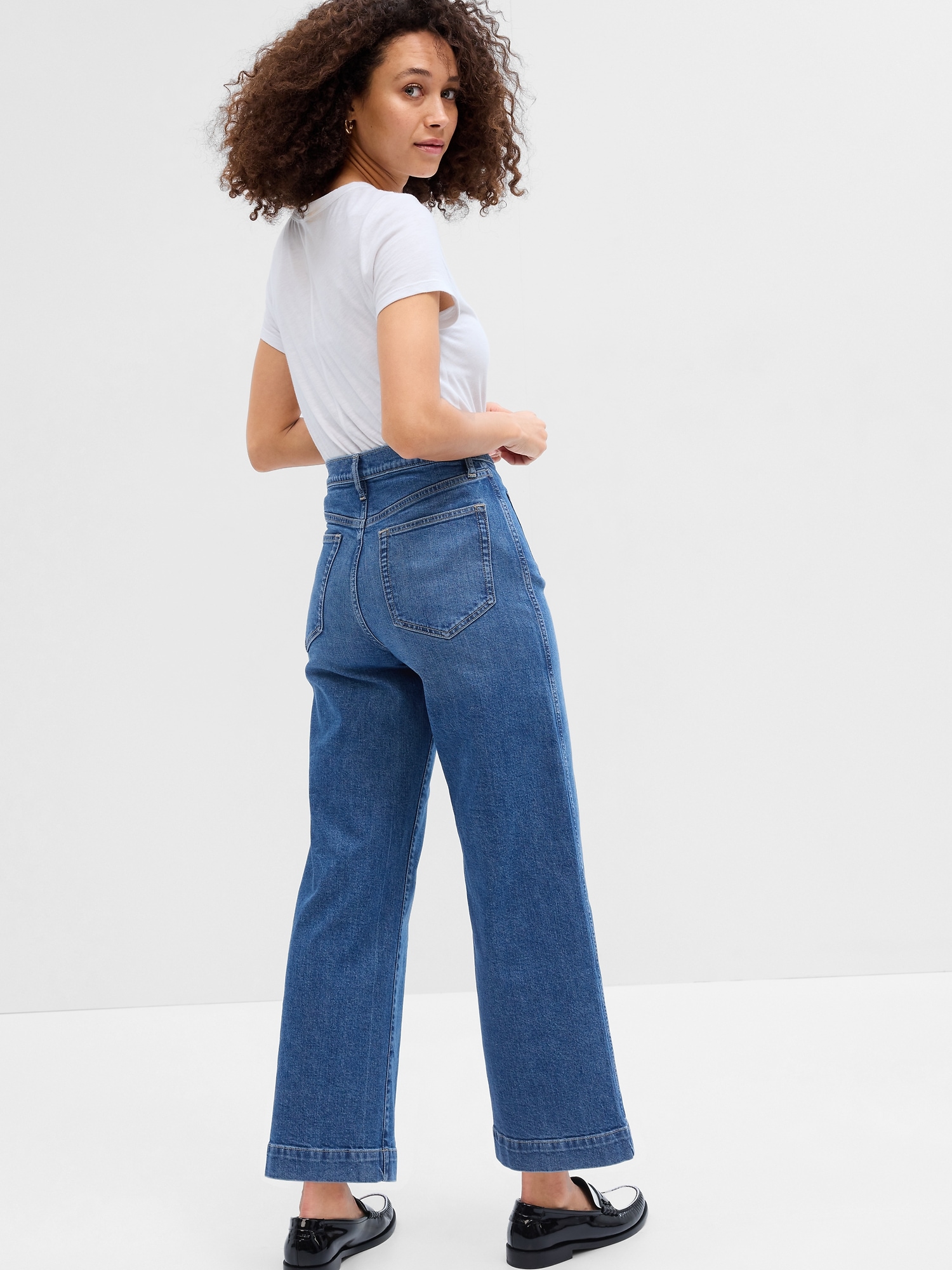 High Rise Wide-Leg Crop Jeans with Washwell | Gap Factory