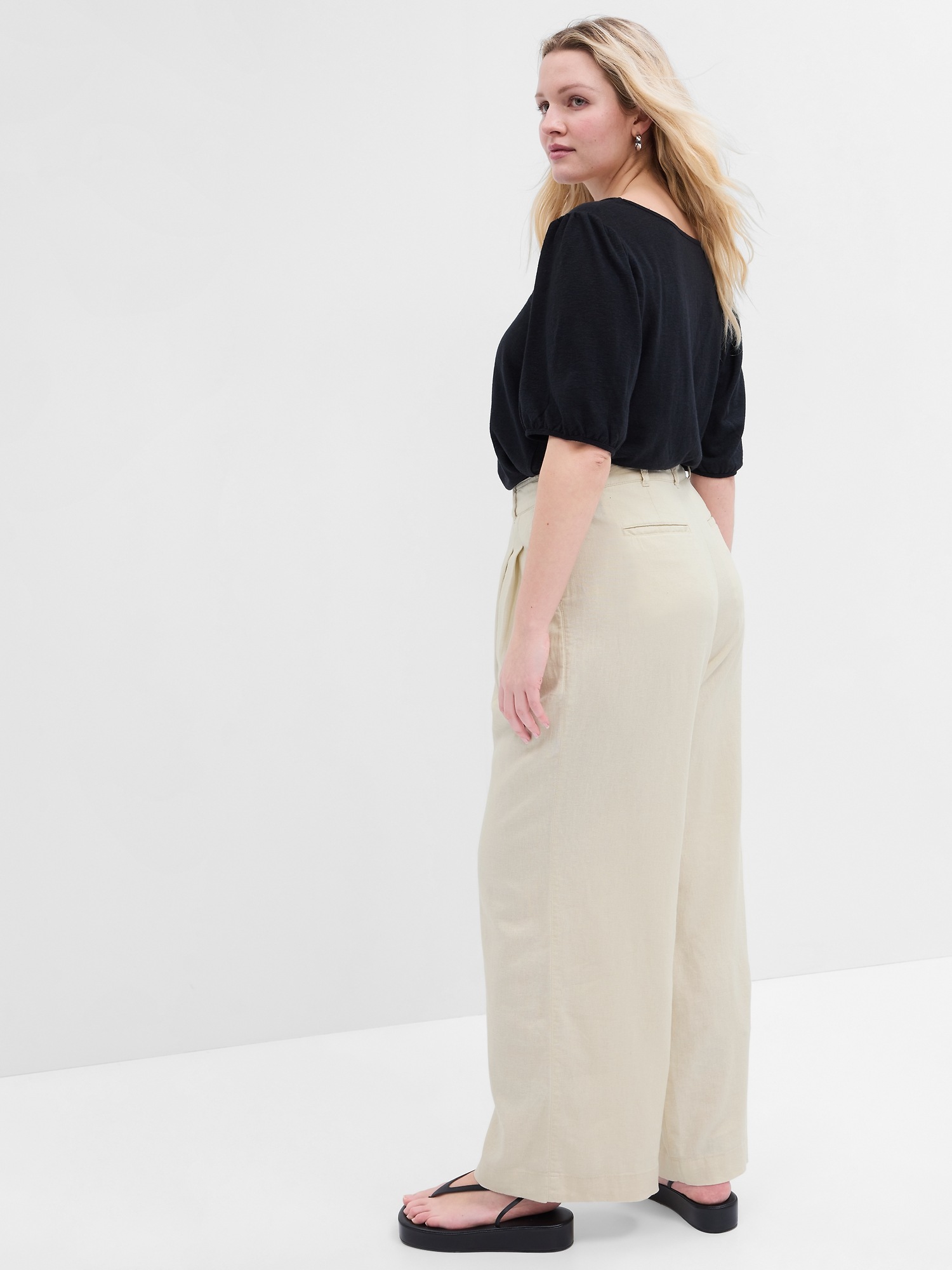 High Rise Wide-Leg Pleated Trousers with Washwell
