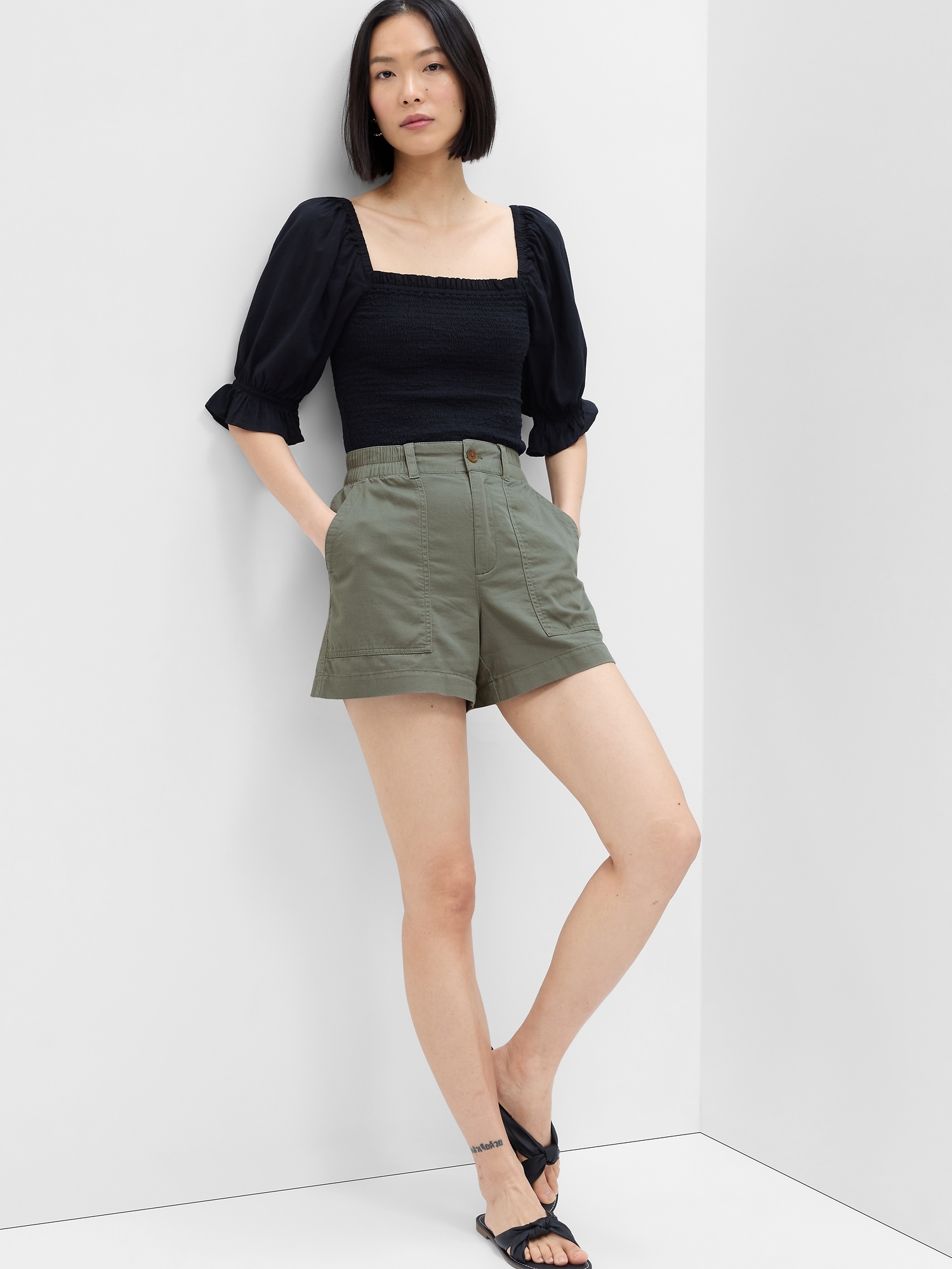 4 High Rise Pull-On Utility Shorts