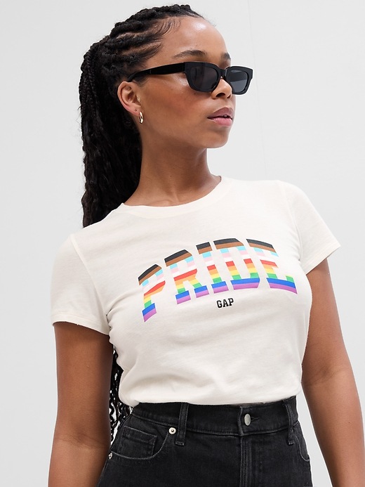 Image number 1 showing, Gap Logo T-Shirt