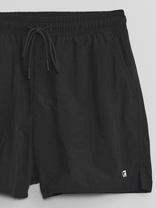 Image number 4 showing, GapFit 3" Trail Shorts