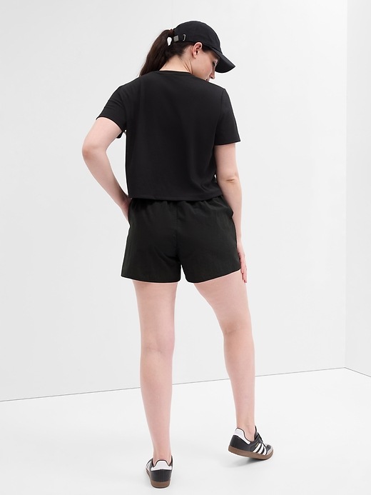 Image number 2 showing, GapFit 3" Trail Shorts