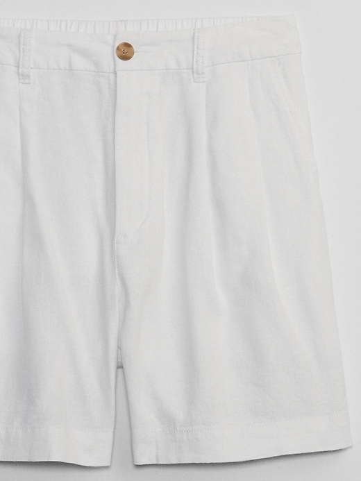 Image number 6 showing, 5" High Rise Pleated Linen Shorts