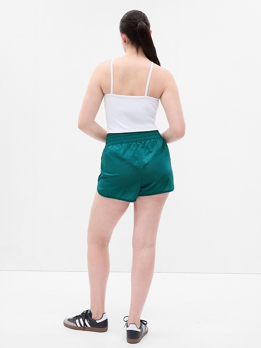 Image number 3 showing, GapFit 3" High Rise Runaround Shorts