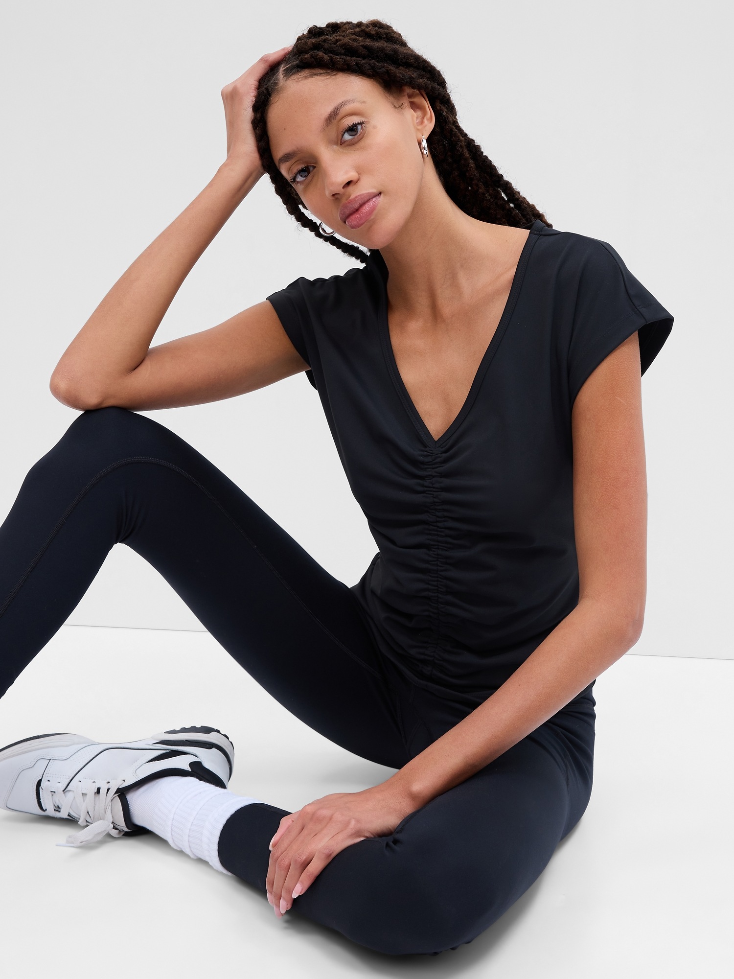 GapFit Studio Fitted Ruched Top