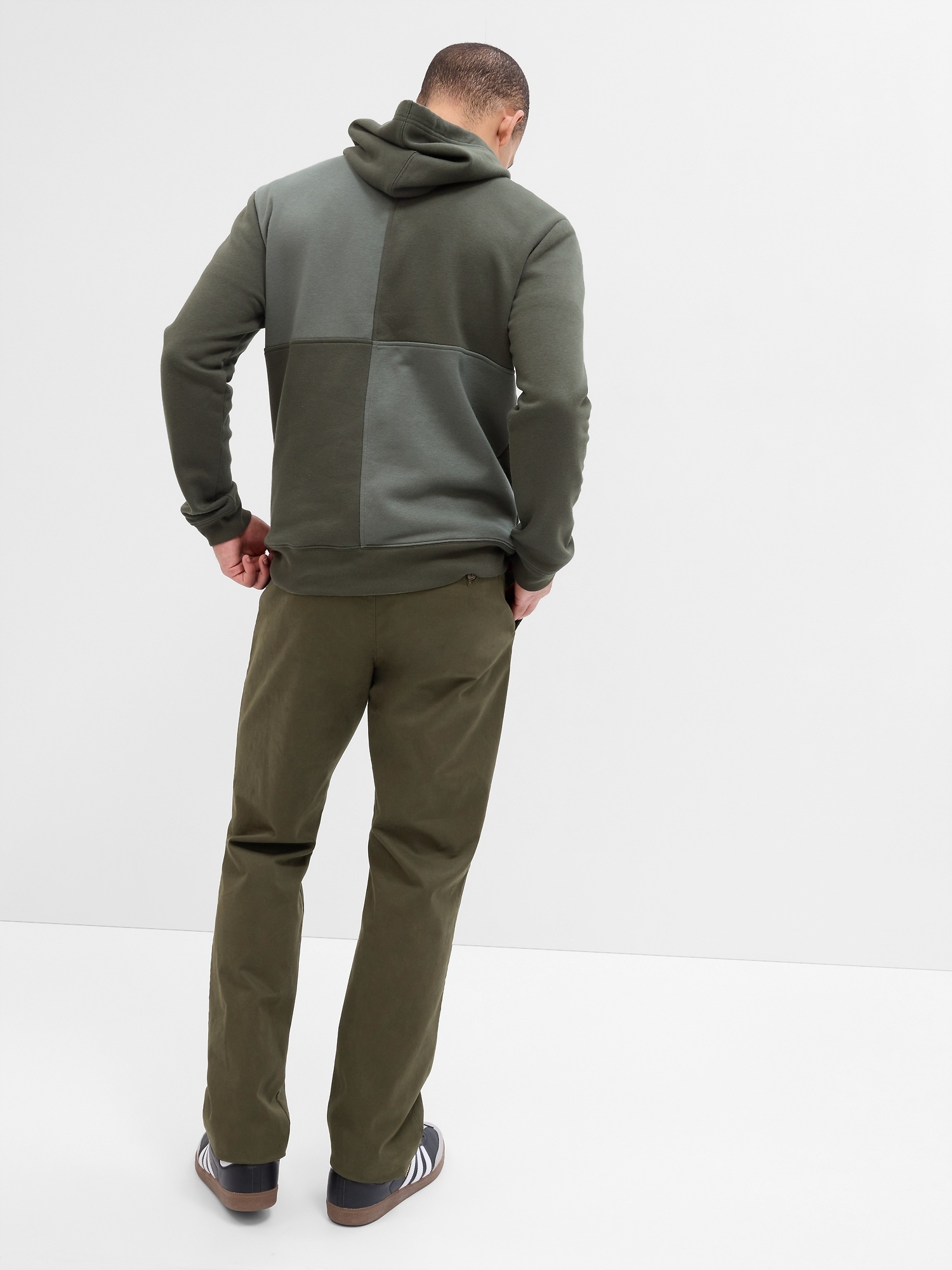 GapFlex Essential Khakis in Straight Fit with Washwell | Gap Factory